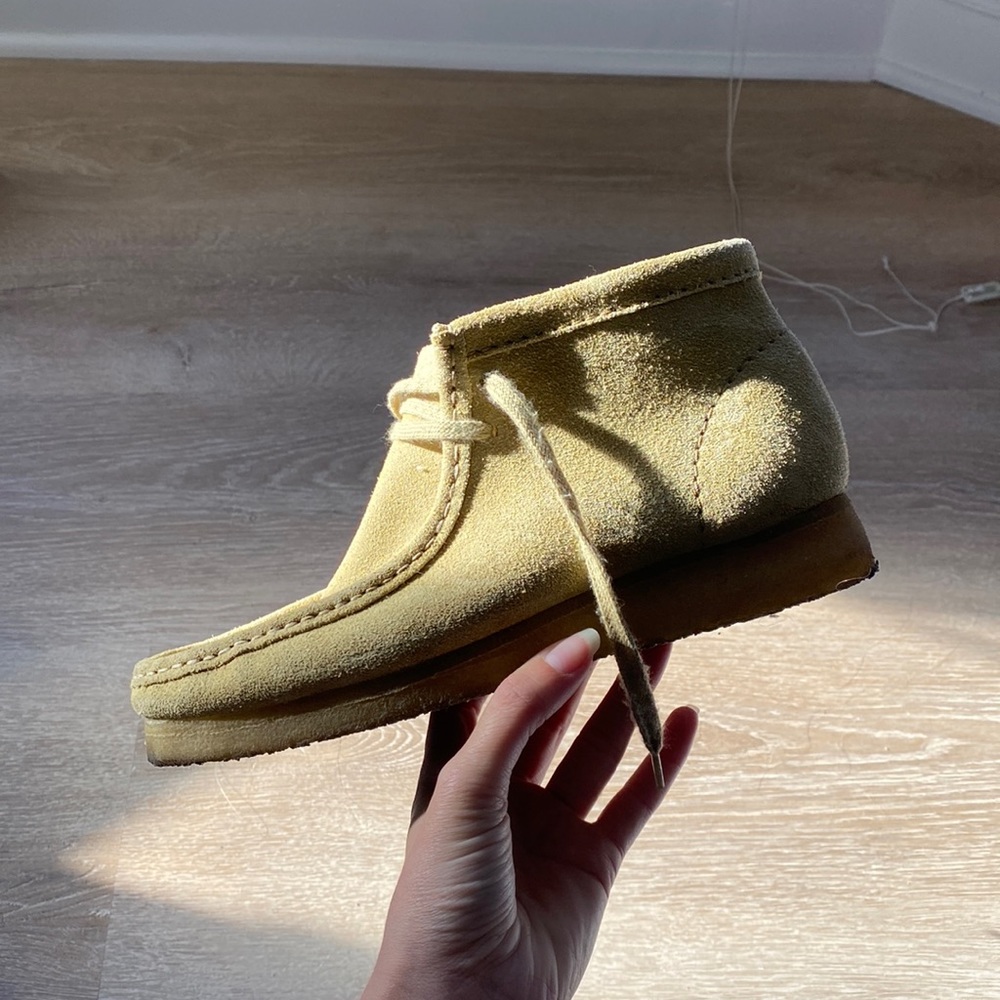 Selling used Mens Clarks Originals Wallabee Boot in Sand color. Never wear.